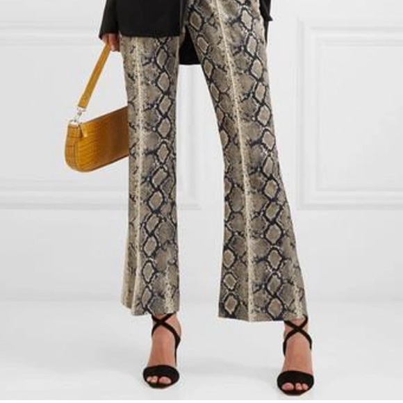 AEYDE Gabriella Sandals In Black
$310.00* • Out of stock • Brand: AEYDE - Picture 2 of 16